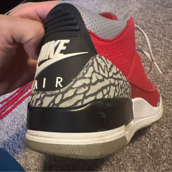 Jordan 3s - Picture 14 of 14